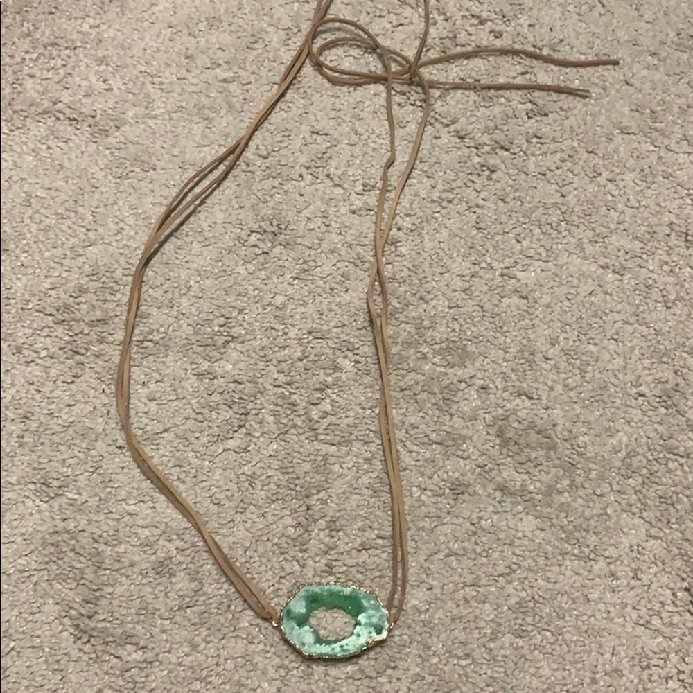 Tie geode necklace